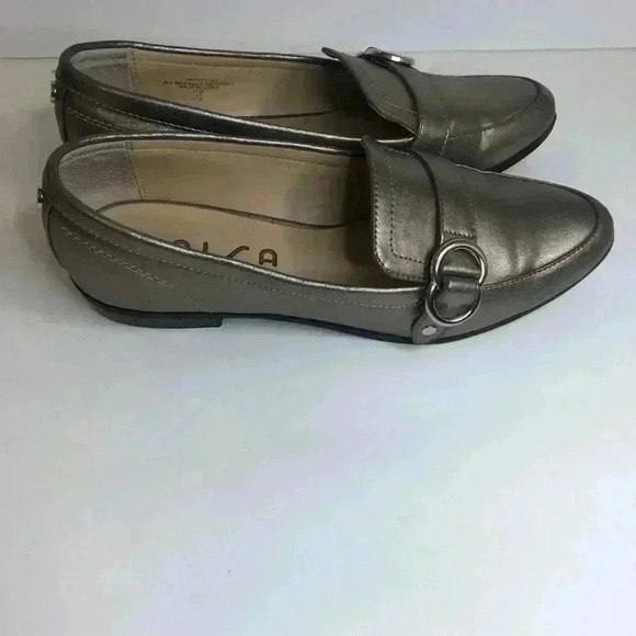 Unisa Women’s Gold Slip on Comfort Shoes size 8.5M - Picture 3 of 6
